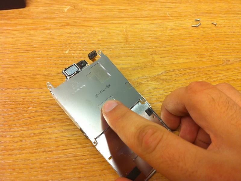 Disassembling Nokia E72 Step 9 To remove the screen from the