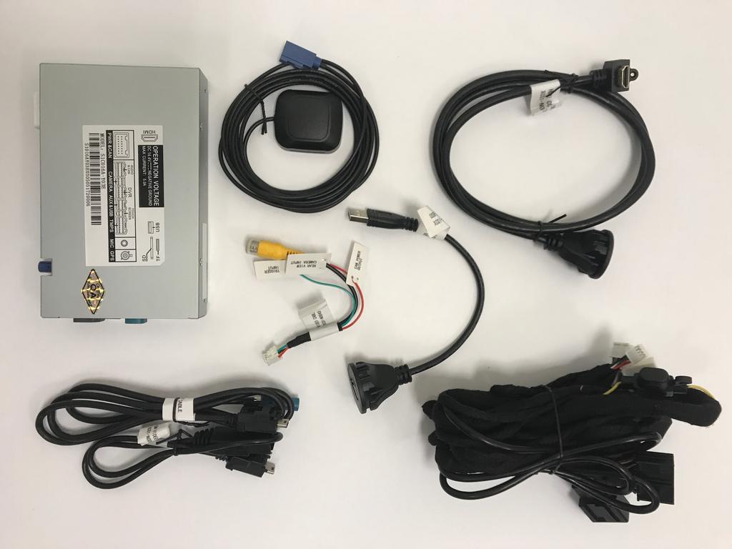 Installation Parts 1 Power T-Harnesses 4 GPS Antenna 2 LVDS Cable 5 USB