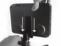 Secure the mounting plate to the monitor by turning the mounting plate knob