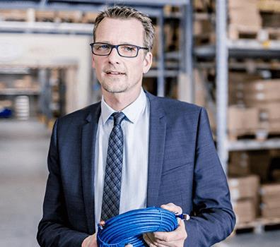 THE COMPANY MISSION STATEMENT Our mission is to do everything it takes to make our customers even more successful. Robin Ohle, Director of EFB-Elektronik GmbH.