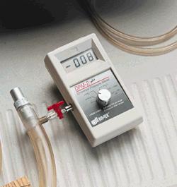 The Universal Biometer is a versatile test instrument able to measure pneumatic or hydraulic pressures (both positive or negative) in a variety of ranges.