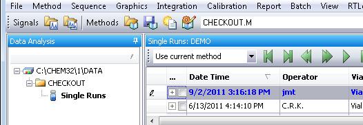Qualitative Data Analysis 4 7 Select Graphics>Signal Options, to display the Signal Options dialog to set the Autoscale feature. 8 In the Ranges area select Autoscale and click OK to close the dialog.