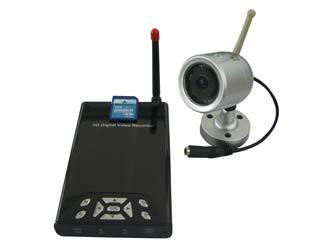 DVR-605 Wireless Portable Miniature DVR Feature: >Wireless Transmission >Motion detective for auto recording >Compact CCD/CMOS wireless camera >Support 2GB SD card >4 channels for wireless