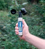 With this anemometer you can measure wind speed and temperature of air. When you have adjusted the transverse area, the anemometer also displays directly the volumetric air flow.