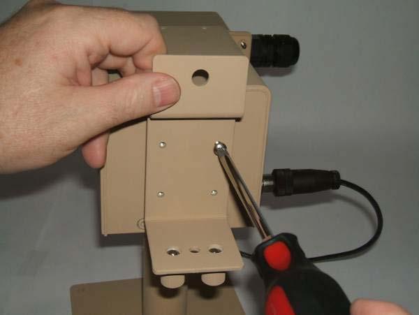 Figure 14: IR Illuminator/Thermal Camera Adapter Plate attachment Connecting