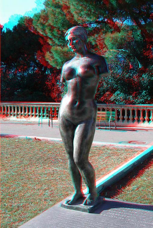 Anaglyph enhancement by means of blurring image