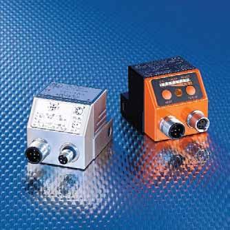 The integrated accelerometer permanently measures the machine vibrations at a non-rotating component surface and also calculates frequency-selective diagnostic values as an option in addition to the
