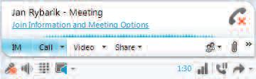 To send an instant message, type your message in the meeting window and press Enter. The instant messages that you send will be visible to all the meeting participants.