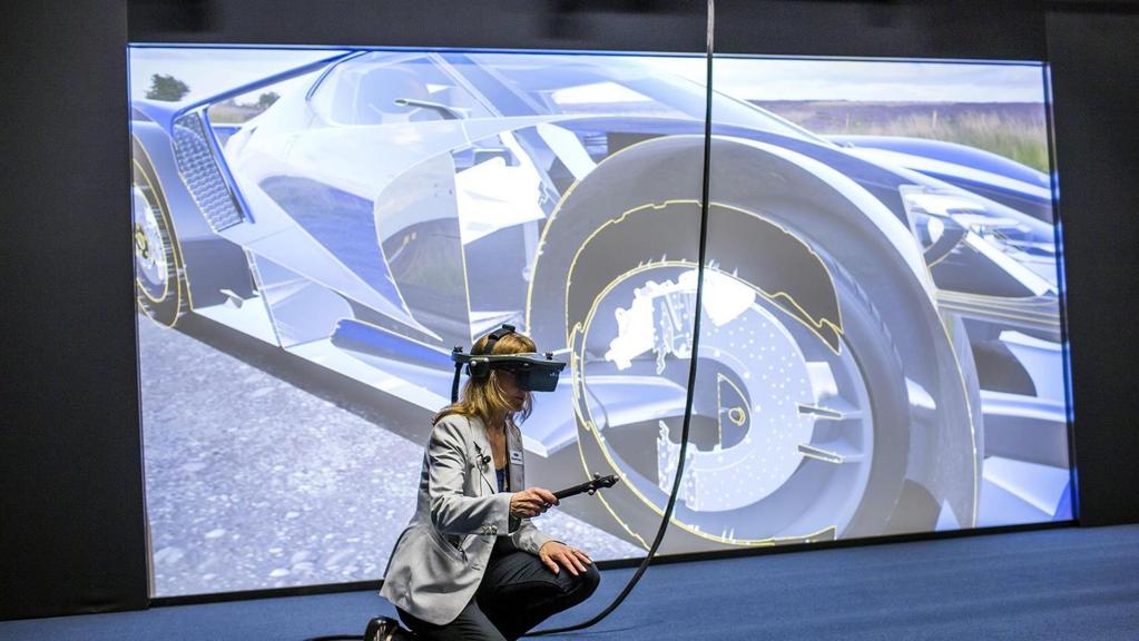 VEHICLE DESIGN Through its cotinual strides in the virtul reality space, namely through the development of Ford Immersive VR Environment (FiVE) capability, Ford is now able to evaluate vehicle