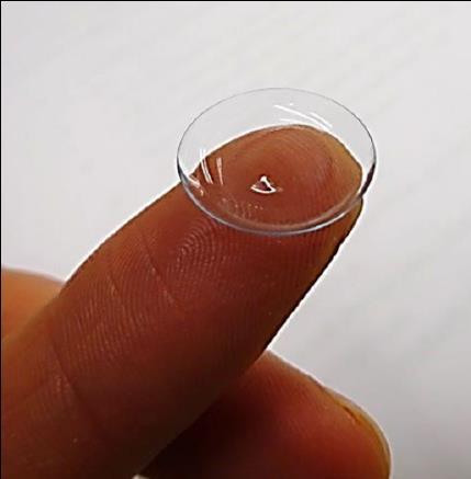 Contact lens wear increases your risk of an eye infection, which can be sight threatening. However, this risk can be minimised by following the instructions below. How do I insert my contact lenses?