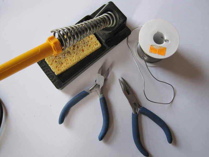 Tools required: Soldering Iron Solder Side cutters Small nosed pliers Instructions: Step: 1 Solder the resistors Identify all the resistors.
