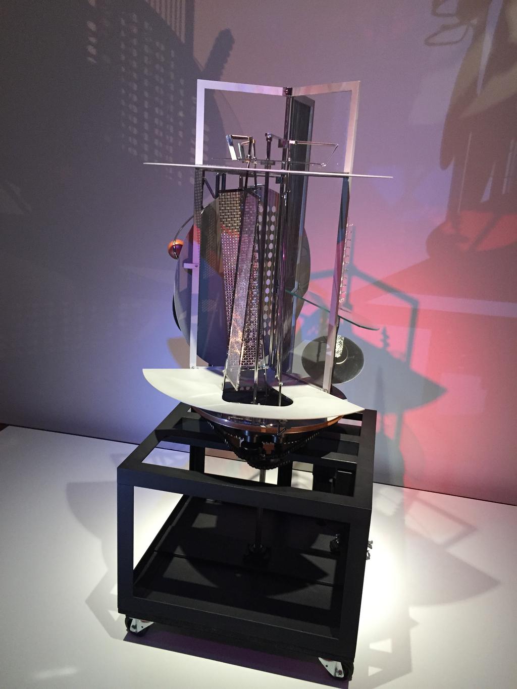 Light Space Modulator, Moholy-Nagy http://