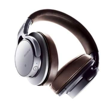 MDR-1ABT MDR-1ABT Wireless Headphones Following on the success of the MDR-1A headphones, the new MDR-1ABT headphones is the ideal way to showcase high quality sound on-the-go.