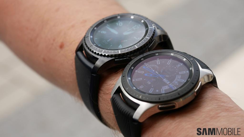 We can, however, get a sense of the design similarities of the Samsung Gear Watch vs Gear S3 by comparing