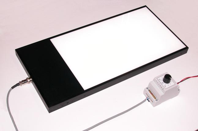 typical thickness: 25 mm - illuminating area: >~100 mm x >~100 mm Slim Large LED Backlights (edge-lit): - typical thickness: 10 mm - illuminating area: >~100 mm x >~100