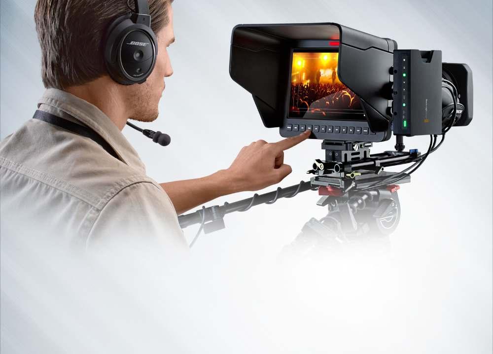 View Program Video Monitor program video on the viewfinder The Blackmagic Studio camera lets you view program video from your live production switcher at the press of a button!