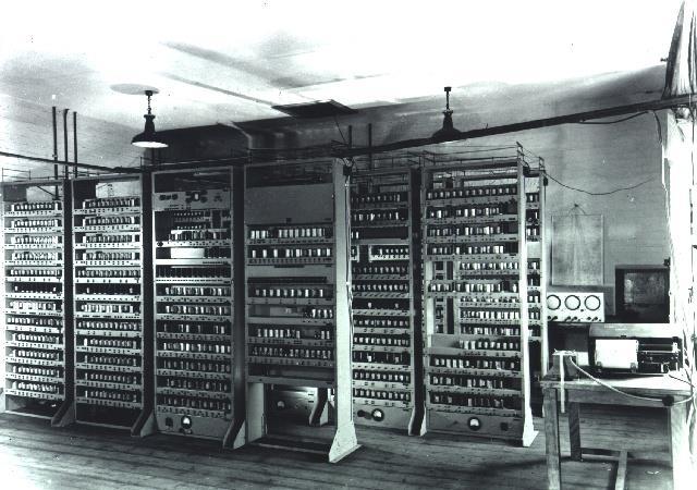 1949. EDSAC - Electronic Delay Storage Automatic