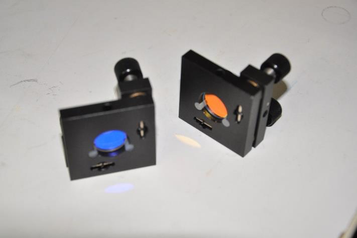 Fine 3D adjustable mounts 80 #27 1 micrometric mount + PBS PBS (broadband 400-700 nm) mounted on an