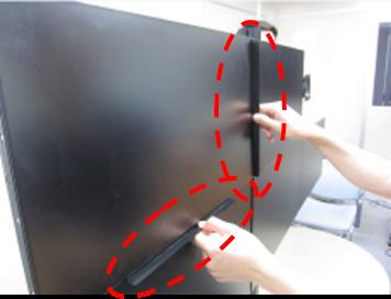Note: For narrower borders between the upper and lower monitors, install the upper monitors rotated by 180 degrees.