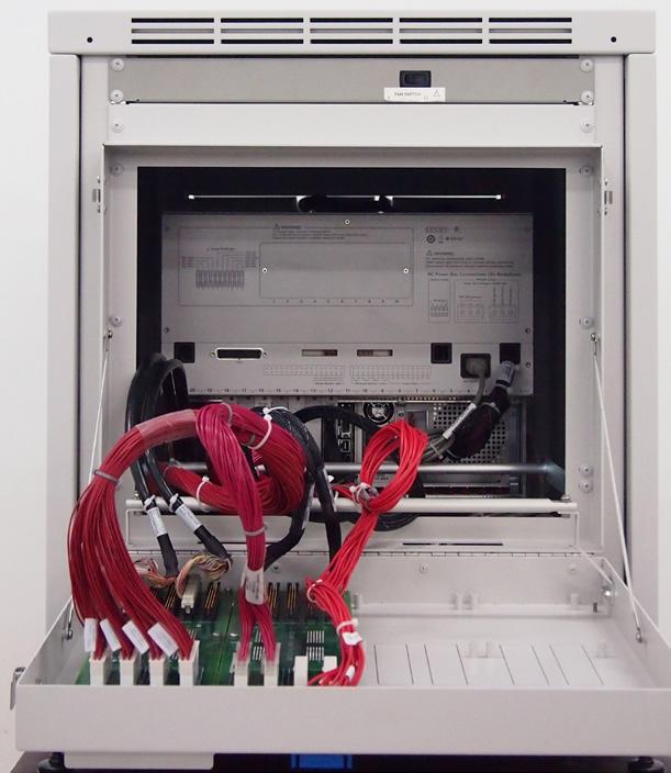 In this setup, the user can access all PXI instrumentation cards, switching cards, as well as power buses from system rear, without blockage from the bulky cabling as shown in