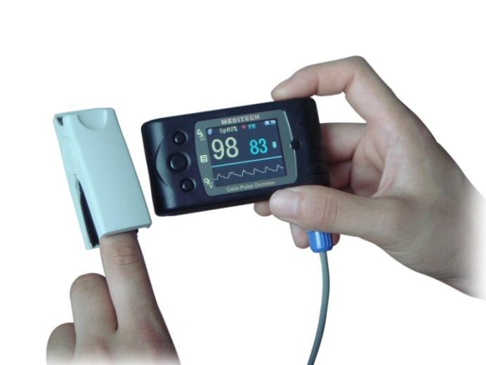 Pulse histogram and SpO2 wave display USB interface ensures convey of SpO2 data (Wireless option) Easy to use & high accuracy Light weight of 45g batteries included Battery voltage indication: color