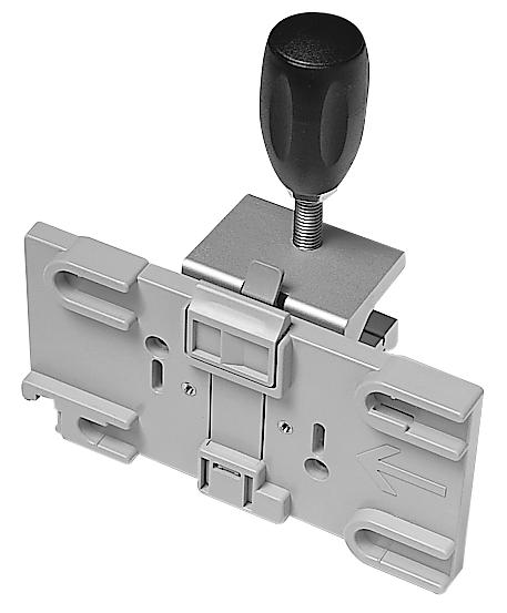 Mounting Options for the Local Recorder Server Mounting Plate (M3080A #A02) This option is used for mounting the Server on a rail or pole. The rotatable clamp gives 4 fixed positions.