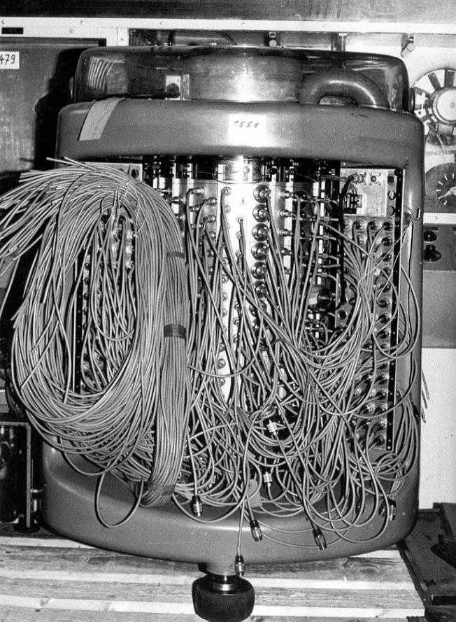 102 H. Bruderer Fig. 8: The Swiss-made magnetic drum of the ERMETH (capacity 10 000 words, 80 000 bit, 1957), Museum für Kommunikation, Berne 3.