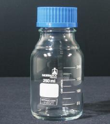 Laboratory bottle PP blue screw cap autoclavable up to