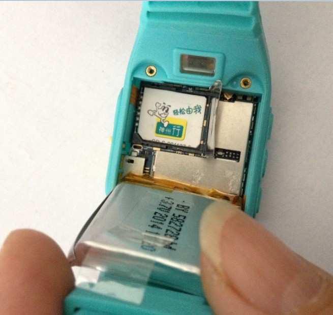 (Shutdown before insert SIM card) Watch SIM card needs to be open GPRS functions and caller ID.