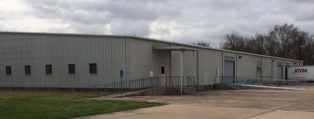 BUILDING HIGHLIGHTS 28,000 SF Freestanding distribution/warehouse facility offering two dock high loading doors, one drive-in grade level door, and one grade ramp accessible door.
