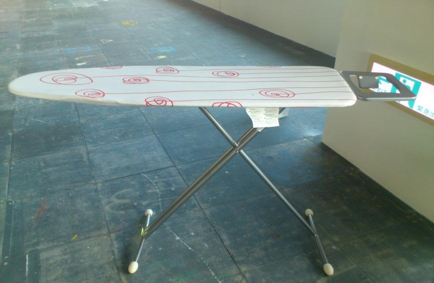 020110701000276 Ironing board, household (with