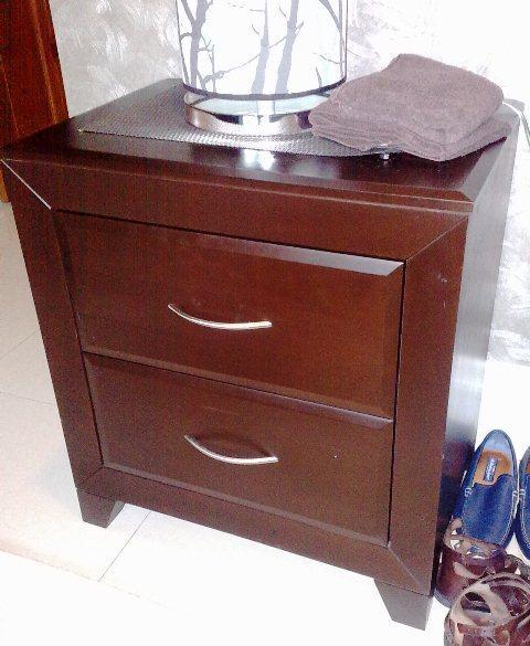 # 3 006090701000085 Table, night Night table in dark brown, 2 drawers. Scratches on surface.
