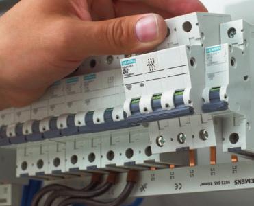Clarity along the whole line The order numbers are based on a system and provide information on the most important features of the miniature circuit breakers: series, rated switching capacity, number