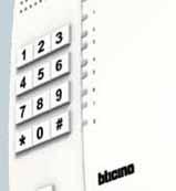 4 black & white monitor HANDS-FREE BLACK & WHITE VIDEO HANDSET: - High strength ABS plastic case - Door entry