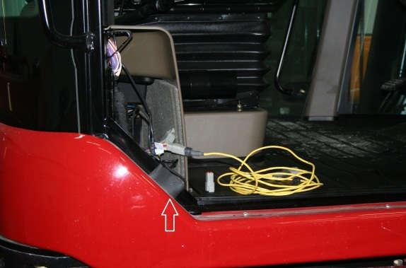 Hardware Installation 15 Power and Cables CNH for the electronic over hydraulic control cord (DAC-7000-CIH/NH), the gray