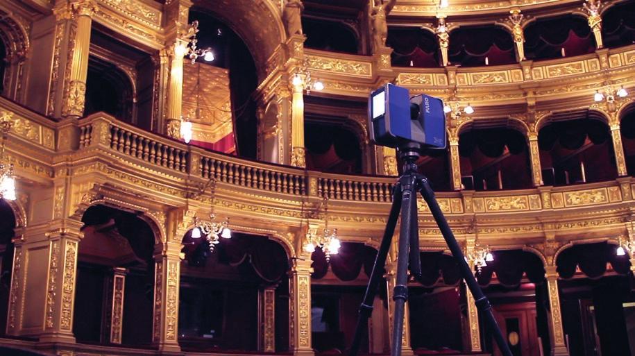 Building survey and its challenges Surveying Process Video by CÉH s assignment was to complete a survey of the Hungarian State Opera House and its other buildings (shop, sales center, offsite