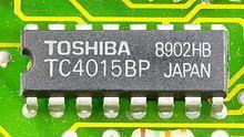 SHIFT REGISTER Toshiba TC4015BP - Dual 4-Stage