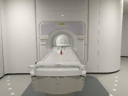 5 T MRI, 7 MV linac www.elekta.