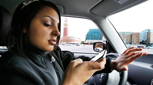 Drivers Visual Attention Primary driving related task Mirror checking actions (Li and Busso, 2016) Lane change Turns and cross sections