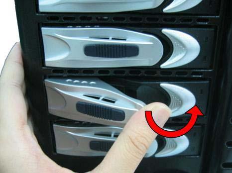 Pull the tray door outward by the forefinger at the same time. 3. Pull the HDD tray from the bay gently. 4.