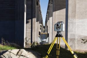 Boost productivity, save money and get greater versatility The Trimble SX10 captures rich point cloud data at 26,600 points per second and at a range of up to 600 m.
