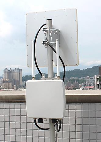 Supports up to 100 concurrent users Approximately 60-65 Clients on the 5Ghz band Approximately 35-40 Clients on the 2.4GHz band Supports 802.