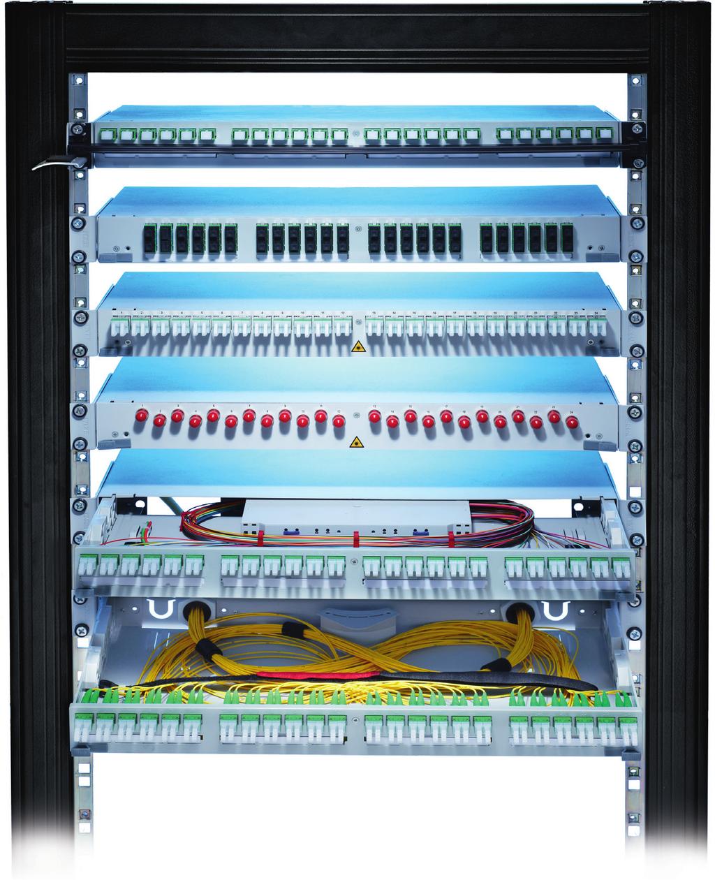 Now there is just one basic module for cable terminationin 19 racks. In the FibereasyRack 2 version, the platform offers everything needed for breakout cabling.