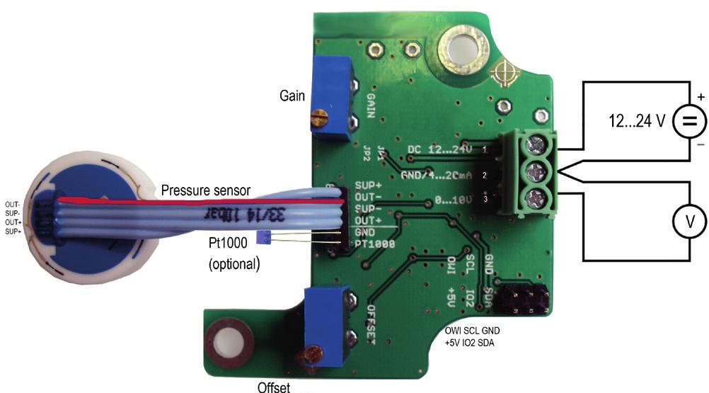 The pressure sensor is connected to the four pin socket strip as shown in the illustration. The connection cable can be directly inserted into the spring contacts of the socket strip.