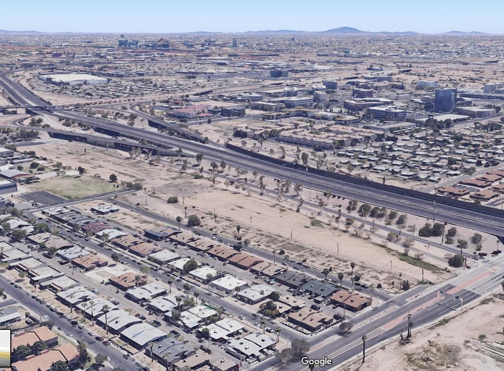 202 FWY Current site plan allows for 456 apartment units. See site plan details at phxland.com.