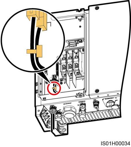 4. Bind the communications cable. 5. Tighten the thread-lock sealing nut and seal the waterproof connector 5 Checking After Installation 1. The SUN2000 is installed correctly and securely.