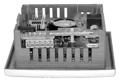 The main board comprises a male 6-pin CANbus connector. 4. Insert the module as shown in the accompanying figure.